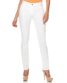 Slim-fitting white pants are spring's must-have bottoms! Get the look with these Alfani skinny trousers that'll show off your statement sandals!