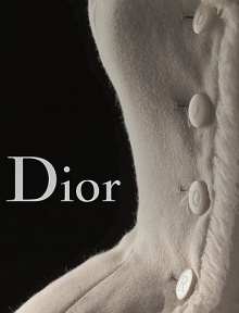On the occasion of its 60th anniversary, the House of Dior presents a monumental recounting of its history, imparted through its exceptional legacy: 150 of its most beautiful dresses. On the occasion of its 60th anniversary, the House of Dior presents a monumental recounting of its history, imparted through its exceptional legacy: 150 of its most beautiful dresses.