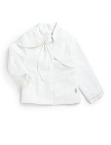 THE LOOKSnap band collar with bow detailHidden snap closures down center frontSide slash pocketsButton tab details on sleevesMother-of-pearl signature logo near hemButton flap at center backTHE MATERIAL98% cotton; 2% elastaneCARE & ORIGINMachine washImported THE LOOKSnap band collar with bow detailHidden snap closures down center frontSide slash pocketsButton tab details on sleevesMother-of-pearl signature logo near hemButton flap at center backTHE MATERIAL98% cotton; 2% elastaneCARE & ORIGINMachine washImported