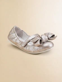 Metallic leather ballet flats with an adjustable grip-tape strap, a sweet bow and logo.Adjustable grip-tape strapLeather upperRubber solePadded insoleImported Metallic leather ballet flats with an adjustable grip-tape strap, a sweet bow and logo.Adjustable grip-tape strapLeather upperRubber solePadded insoleImported