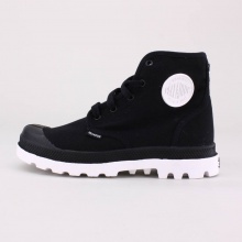 A classic high-top and classic child's boot from Palladium that features unmatched comfort and style for little feet. A classic high-top and classic child's boot from Palladium that features unmatched comfort and style for little feet.
