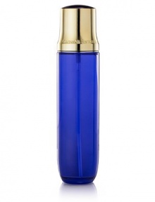 This essential first step to the anti-aging Imperial Ritual maximizes the Orchidée Impériale skincare benefits. This precious toner primes the skin with preliminary age-defying action and deeply moisturizes the skin in an instant, refining its texture. After use, the skin is firmer, smoother and pores are tightened. The skin regains its fullness,exudes radiance and is completely receptive to the products of the Imperial ritual: Orchidée Impériale Serum, Cream, Rich Cream and Eye and Lip.