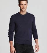 Forever classic, a cashmere crewneck boasts inimitable softness for the ultimate in luxury. Shore up your sweater collection with this handsome design, perfect with casual and dress shirts alike for all your relaxed and refined activities.