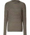 Stylish striped T-shirt from American casual designer Vince in green cotton - Slim fit, ie slim and slightly fitted, so it lays snug on your body - Classic cut with a crew neck and long, slim sleeves - All-American look: easy, casual, sporty, preppy - Wear casually for leisure with jeans or chinos - Perfect for leisure/ sports/weekends