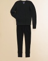 This classic cabled crewneck sweater is rendered in an array of seasonal hues from luxuriously soft cashmere.CrewneckLong sleevesPullover styleRib-knit collar, cuffs and hemCashmereDry cleanImported