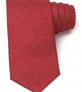 Spruce up your workweek with a fetching tie from Armani Collezioni, crafted in lavish silk for a dose of Italian luxury.