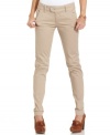 Freestyle refreshes your favorite khakis with buttoned pockets and a trend-perfect skinny leg design.