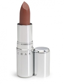 LIP SHEER offers luminous, sheer coverage that retains its vibrancy and moisture without any trace of stickiness. Made with rich emollients to help produce long-lasting shine. The transparency of the color makes even the most extreme shade very wearable, and is also ideal for layering with other lipsticks. Offers a natural UVA/UVB protection. LIP SHEER offers luminous, sheer coverage that retains its vibrancy and moisture without any trace of stickiness. Made with rich emollients to help produce long-lasting shine. The transparency of the color makes even the most extreme shade very wearable, and is also ideal for layering with other lipsticks. Offers a natural UVA/UVB protection.