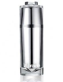 Platinum, pure, rare, eternal, and one of the world's most precious metals, gives its inspiration to La Prairie's Platinum Collection. The scientists at La Prairie have found a way to harness the powers of Platinum to provide age-defying benefits to the skin. Cellular Serum Platinum Rare contains colloidal Platinum, which helps maintain the skin's electrical balance in order to preserve natural beauty and youthful appearance. Platinum, pure, rare, eternal, and one of the world's most precious metals, gives its inspiration to La Prairie's Platinum Collection. The scientists at La Prairie have found a way to harness the powers of Platinum to provide age-defying benefits to the skin. Cellular Serum Platinum Rare contains colloidal Platinum, which helps maintain the skin's electrical balance in order to preserve natural beauty and youthful appearance.