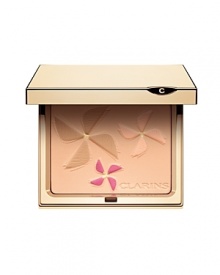 A face palette with an ultra-fine and soft powder texture to illuminate the complexion and deliver a matte result for all skin colors. The complexion appears even and creamy. A face palette with an ultra-fine and soft powder texture to illuminate the complexion and deliver a matte result for all skin colors. The complexion appears even and creamy.