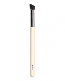 A large angled brush specially designed to highlight under or along the brow bone. Made of luxuriously soft black squirrel. A large angled brush specially designed to highlight under or along the brow bone. Made of luxuriously soft black squirrel.