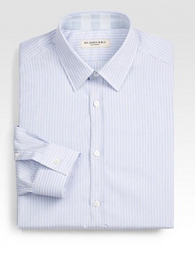 Simplistic stripes lend sartorial precision to a classic-fitting dress standard.Button-frontPoint collarCottonMachine washMade in Italy Simplistic stripes lend sartorial precision to a classic-fitting dress standard.Button-frontPoint collarCottonMachine washMade in Italy