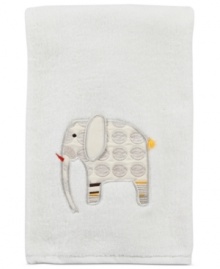 Super cozy and super fun, this pure cotton bath towel features a whimsical elephant, who'll never forget to wrap things up in plush perfection. Super cozy and super fun, this pure cotton bath towel features a whimsical elephant, who'll never forget to wrap things up in plush perfection.
