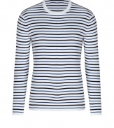 With a nautical mix of white, navy and blue, Vinces cotton crewneck is a timeless choice perfect for city and seaside looks alike - Round neckline with fine ribbed trim, long sleeves - Slim fit - Wear with jeans and loafers, or cargo shorts and flip-flops