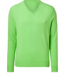 A luxury essential in bright green, Ralph Laurens super soft cashmere pullover counts as a multi-season must - V-neckline, long sleeves, fine ribbed trim - Contemporary slim fit - Wear over shirts or tees with jeans, cords or chinos