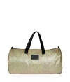 Detailed with a logo embossed rubber nameplate and practical double top handles, Marc by Marc Jacobs packable duffle bag is perfect for travel and daily wear alike - Black nameplate and top trim, oversized top zip closure, flat double top handles, camo-effect printed mesh lining - Pack away for travel, or carry every day for trips to the gym