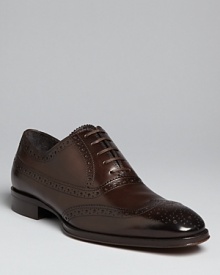 A classic To Boot wingtip in rich Italian leather always makes a strong impression. A classic To Boot wingtip in rich Italian leather always makes a strong impression.