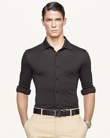 Exude sleek, modern style in the trim-fitting Bond shirt, rendered in slinky, liquid-like cotton interlock for supreme comfort and a handsome lustrous look. Exude sleek, modern style in the trim-fitting Bond shirt, rendered in slinky, liquid-like cotton interlock for supreme comfort and a handsome lustrous look.