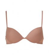 Feel sexy and confident in this d?colletage-enhancing bra from La Perla - Underwire, padded cups, adjustable straps, back hook and eye closure- Pair with matching panties