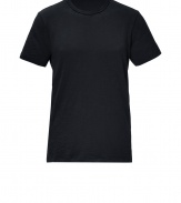 An everyday basic packed with wearing possibilities, Rag & Bones black cotton tee is a must for layered looks - Round neckline, short sleeves - Slim fit - Wear under pullovers with jeans and suede lace-ups