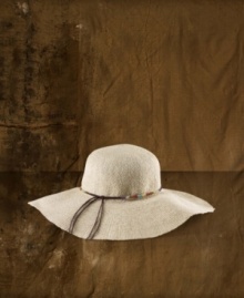 Topping off any look with a dose of boho style, this ultra-chic Denim & Supply Ralph Lauren sun hat is perfect under sunny skies with its woven straw construction and bold floppy brim. Topping off any look with a dose of boho style, this ultra-chic Denim & Supply Ralph Lauren sun hat is perfect under sunny skies with its woven straw construction and bold floppy brim.