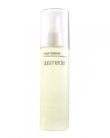 Laura Mercier's Brush Cleanser is perfectly balanced to ensure dirt and debris are removed without drying natural or synthetic fibers - does not leave residue. Contains ingredients proven to help kill unwanted bacteria. Laura Mercier's Brush Cleanser is perfectly balanced to ensure dirt and debris are removed without drying natural or synthetic fibers - does not leave residue. Contains ingredients proven to help kill unwanted bacteria.