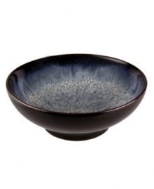 Sturdy and stylish, Denby's Halo serving bowl moves seamlessly from oven to table in contemporary black-and-white stoneware. Sturdy and stylish, Denby's Halo serving bowl moves seamlessly from oven to table in contemporary black-and-white stoneware.
