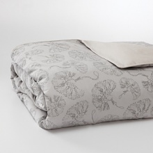 Adorned with printed tassels allover, this patterned duvet embodies elegant style and modern sophistication. Adorned with printed tassels allover, this patterned duvet embodies elegant style and modern sophistication.
