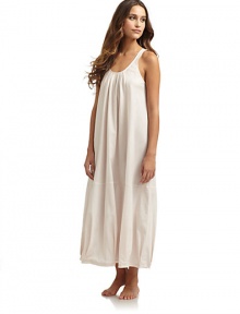 THE LOOKPleated scoopneckSleevelessA-line silhouetteTiered, banded hem with pleatsTHE FITAbout 33 from shoulder to hemTHE MATERIALPolyesterCARE & ORIGINMachine washImported THE LOOKPleated scoopneckSleevelessA-line silhouetteTiered, banded hem with pleatsTHE FITAbout 33 from shoulder to hemTHE MATERIALPolyesterCARE & ORIGINMachine washImported