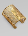 An iconic cutout design lends a chic-yet-tough look to this glamorous style.16k goldplatedDiameter, about 2¼Imported