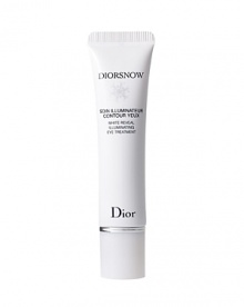 Dior Diorsnow White Reveal Illuminating Eye Treatment is a moisturizing and brightening eye treatment that visibly reduces all areas of shadow around eyes (dark circles and puffiness) by helping to boost mirco-circulation. The eye contour appears less puffy, smoothed and brightened. Your eyes light up with a new sparkle. Dior Diorsnow White Reveal Illuminating Eye Treatment is a moisturizing and brightening eye treatment that visibly reduces all areas of shadow around eyes (dark circles and puffiness) by helping to boost mirco-circulation. The eye contour appears less puffy, smoothed and brightened. Your eyes light up with a new sparkle.