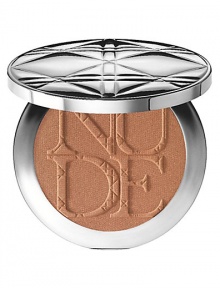 As featured in our Beauty Event in Amber. This new core bronzer is delivered in a sleek, round, silver cannage compact. It is accompanied by a mini kabuki brush that warms up the skin and creates a natural, sunkissed glow. Featuring new mineral prism technology, energizing water, and a light transparent formula to create an energized, glowing complexion. As featured in our Beauty Event in Amber. This new core bronzer is delivered in a sleek, round, silver cannage compact. It is accompanied by a mini kabuki brush that warms up the skin and creates a natural, sunkissed glow. Featuring new mineral prism technology, energizing water, and a light transparent formula to create an energized, glowing complexion.
