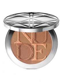 This multi-toned bronzer is delivered in a sleek, round, silver cannage compact. It is accompanied by a mini kabuki brush that creates a veil of color and radiance on the face, for a natural, healthy glow. Featuring new Mineral Prism technology, energizing water, and a light transparent formula to create an energized, glowing complexion. Available in 2 universal harmonies. This multi-toned bronzer is delivered in a sleek, round, silver cannage compact. It is accompanied by a mini kabuki brush that creates a veil of color and radiance on the face, for a natural, healthy glow. Featuring new Mineral Prism technology, energizing water, and a light transparent formula to create an energized, glowing complexion. Available in 2 universal harmonies.