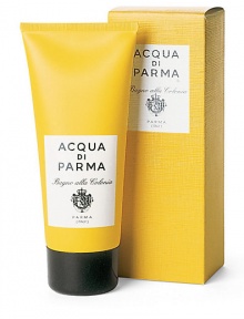Luxurious formula leaves hair cleansed and lightly scented with the spicy notes of Colonia. 5 oz. Luxurious formula leaves hair cleansed and lightly scented with the spicy notes of Colonia. 5 oz.