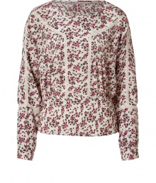 Stylish top in fine ecru viscose - Fashionable floral print - Slim, but casual cut, with feminine piping and figure-flattering waist - Simple round neck, long sleeves - Brilliant everyday top, you can wear in the office and for leisure - With wide, flared trousers, jeans, khakis Stylish top in fine ecru viscose - Fashionable floral print - Slim, but casual cut, with feminine piping and figure-flattering waist - Simple round neck, long sleeves - Brilliant everyday top, you can wear in the office and for leisure - With wide, flared trousers, jeans, khakis