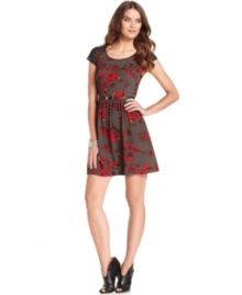 Mesh sleeves add edge to this otherwise feminine, floral Kensie dress -- perfect for a flirty look!