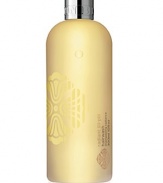 Radiant Lili Pili Hair Wash. Cleanse and refresh hair and the scalp with this gently hair wash. Surround the senses with uplifting aromas of lime, Mandarin and ginger. 10 oz. 