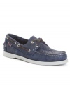 Great with jeans or chinos, these versatile leather deck shoes offer a cool, classic complement to any casual combiantion.