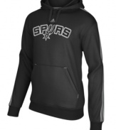 Keep the spirit of the court, and your favorite team, with you everywhere you go in this San Antonio Spurs NBA hoodie from adidas.