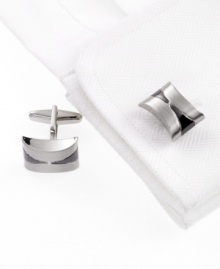 Polish up your go-to dress shirt with the sleek look of these curved brushed nickel cufflinks from Kenneth Cole Reaction. Polish up your go-to dress shirt with the sleek look of these curved brushed nickel cufflinks from Kenneth Cole Reaction.