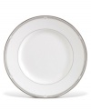 Inspired by the chic London neighborhood, the Waterford Sloane Square bread and butter plate is as chic and simple as its namesake, featuring a tailored band and platinum dot details.