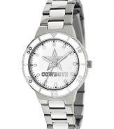 How 'bout them Cowboys! Root for your team 24/7 with this sporty watch from Game Time. Features a Dallas Cowboys logo at the dial.