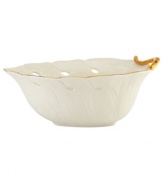 Fresh pick. The large Eternal Leaf bowl from Lenox captures the intricacies of flora in fine ivory porcelain with polished gold trim and pierced accents.