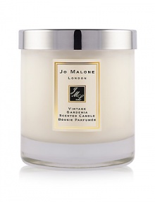 Created to celebrate the 10th Anniversary of Jo Malone London, Vintage Gardenia is a captivating scent that blends gardenia with tuberose, cardamom, sandalwood, incense and myrrh. Infuses any room with an evocative scent that lasts for hours. Lid included. 7.0 oz. 