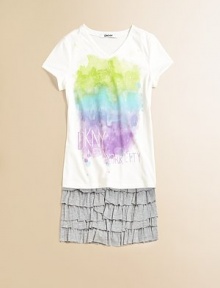 A colorful watercolor print of NYC adorns this cozy, not-so-basic knit.V-neckShort sleeves60% cotton/40% polyesterMachine washImported A colorful watercolor print of NYC adorns this cozy, not-so-basic knit.V-neckShort sleeves60% cotton/40% polyesterMachine washImported