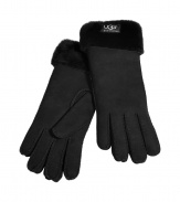 Detailed with exposed sheepskin cuffs, UGG Australias classic shearling gloves are a stylish choice for staying warm this winter - Logo tag on cuff - Wear with everything from tailored coats and cashmere caps to sporty parkas and weather boots