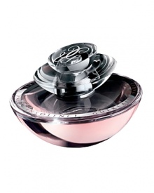 A new modern fruity floral fragrance that brings out three facets of insolent femininity. There is a vibrant punch of violets that really represent the bold and daring side of women. Then there are the fruity bursts of berries and floral iris notes that just add beauty and sensuality to the fragrance. A new modern fruity floral fragrance that brings out three facets of insolent femininity. There is a vibrant punch of violets that really represent the bold and daring side of women. Then there are the fruity bursts of berries and floral iris notes that just add beauty and sensuality to the fragrance.