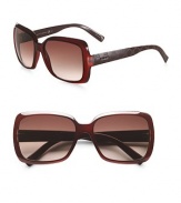 Chic plastic frames logo etched temples. Available in bordeaux with brown gradient lens, black with gray gradient lens or chocolate havana with brown gradient. 100% UV protection Made in Italy 