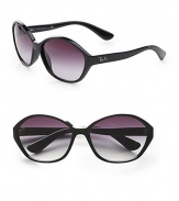 A nylon style with retro-inspired design. Available in black with grey gradient lens or havana with brown gradient lens. Logo temples100% UV protectionMade in Italy 