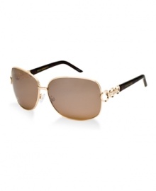 Steve Madden is all about embracing fashion and looking toward the future. His sunglass styles prove it with a funky focus and individual expression. Steve Madden is all about embracing fashion and looking toward the future. His sunglass styles prove it with a funky focus and individual expression.